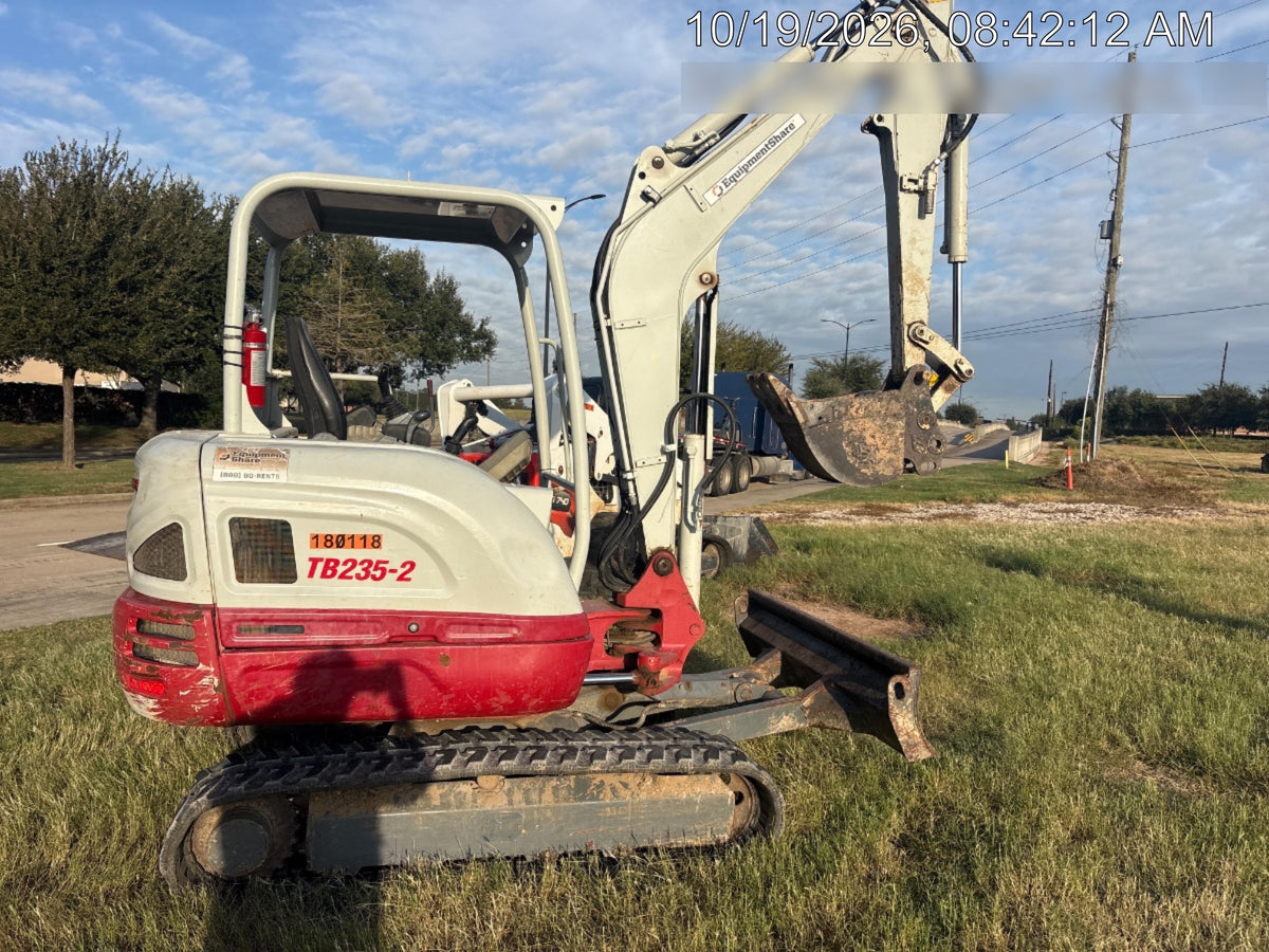 2021 TAKEUCHI TB235-2R