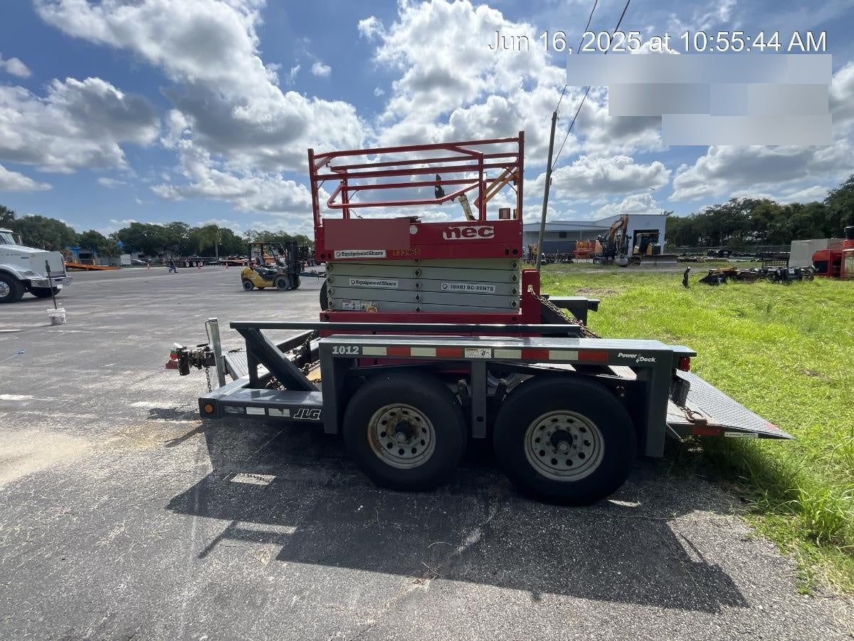 2018 JLG 1012