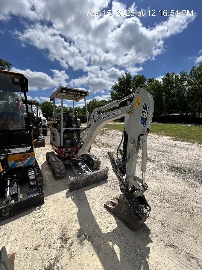 2022 TAKEUCHI TB20e