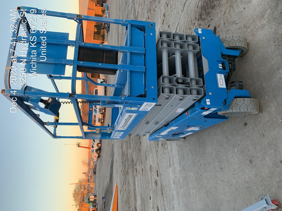 2020 Genie GS-3232 Standard, Folding half height swing gate, 800W Inverter