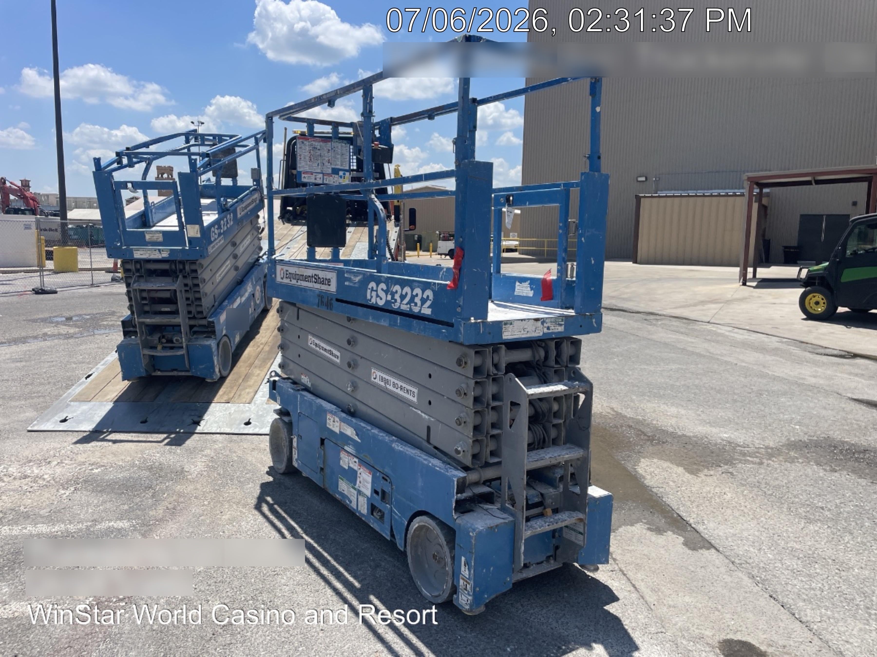 2017 Genie GS-3232 Genie GS3232 Lift w/Folding Rails and Swing Gate