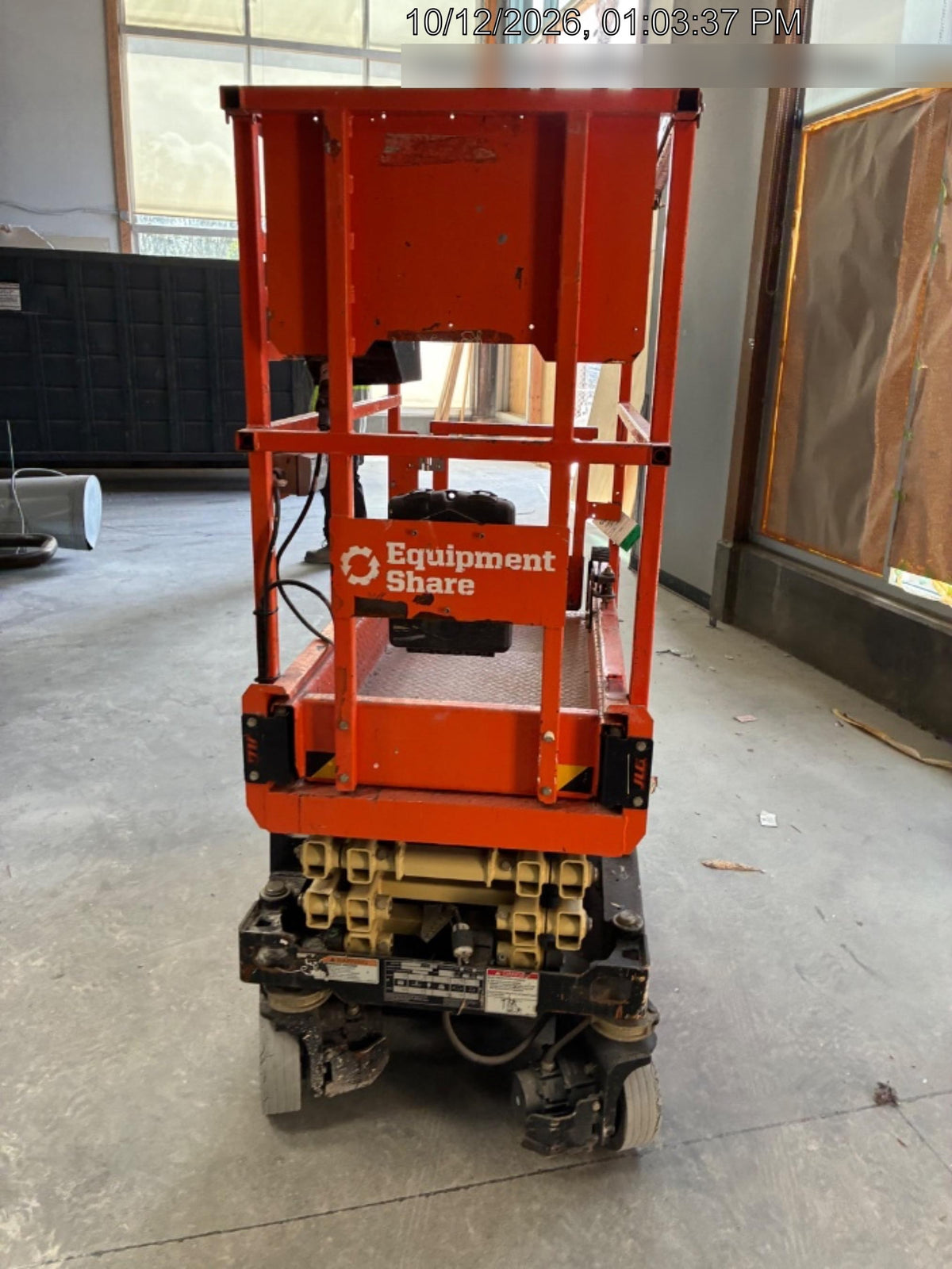 2022 JLG ES1330L