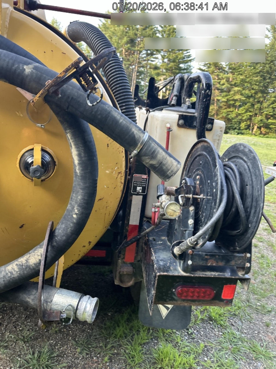 2021 VAC-TRON LP573XDT