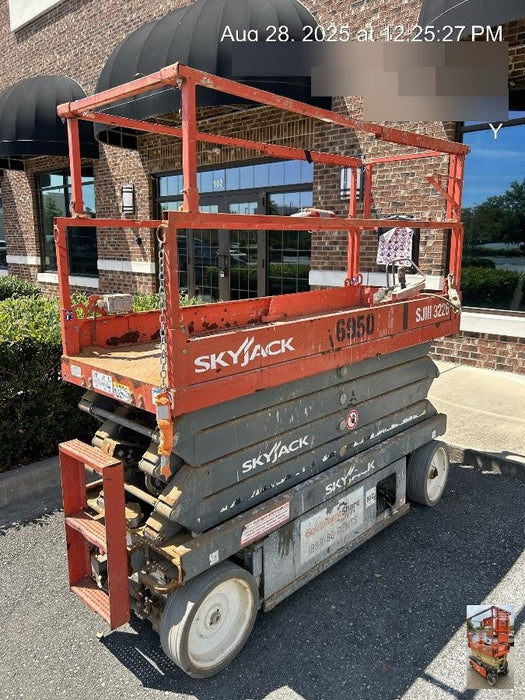 2018 Skyjack SJIII-3226 Skyjack SJIII3226 Scissor Lift w/Trojan Batteries