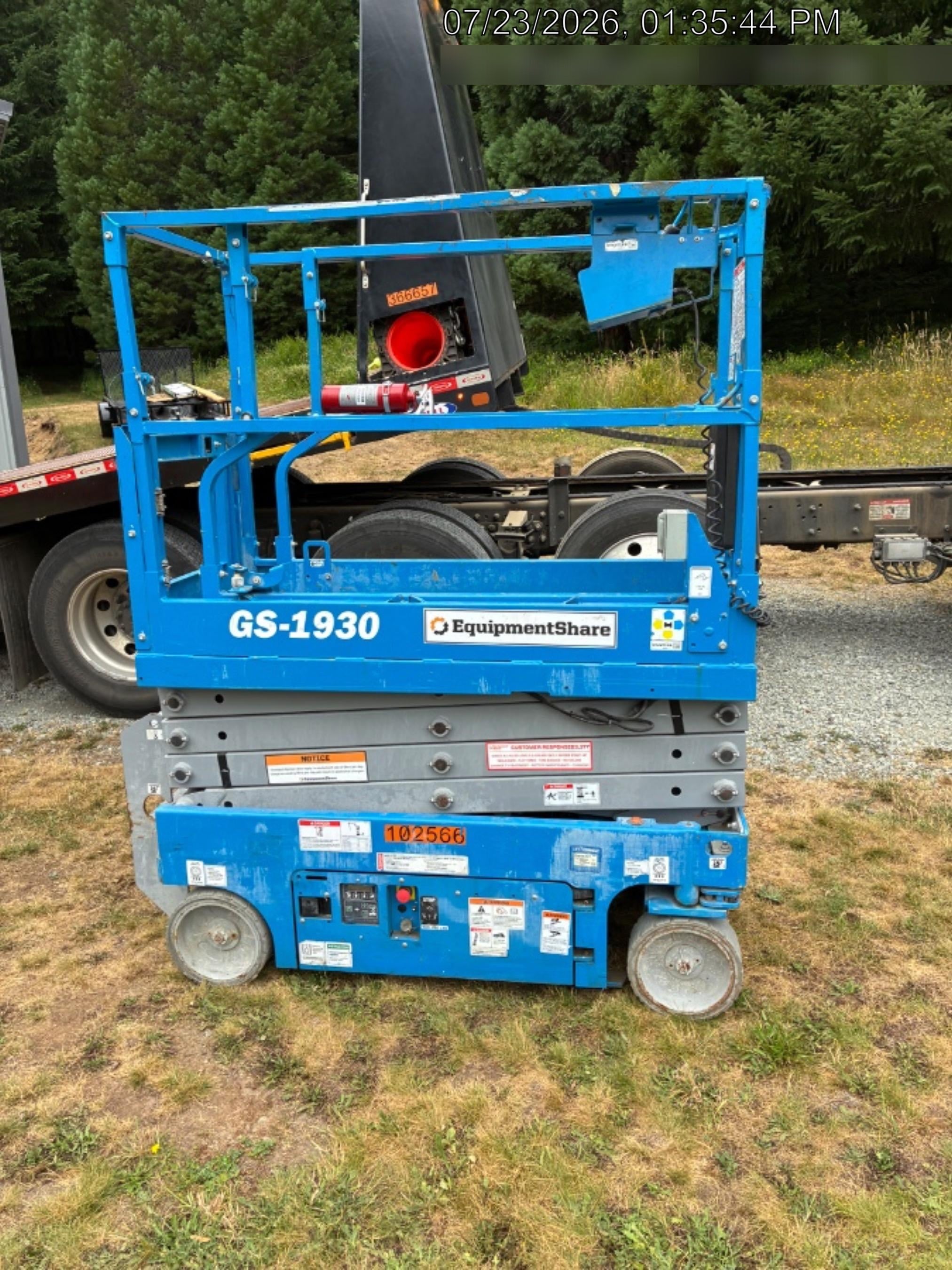 2020 Genie GS-1930 Solid Non Marking Tires, Beacon, Folding rails with half height swing gate, 800W Inverter