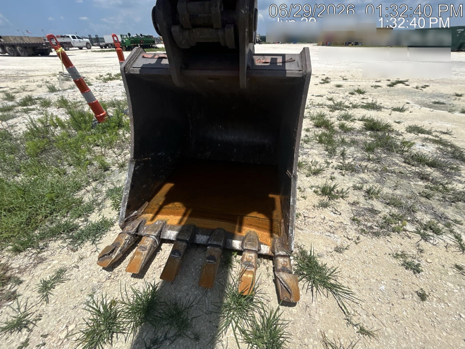 2025 CASE 48" Bucket 56-65K - Case