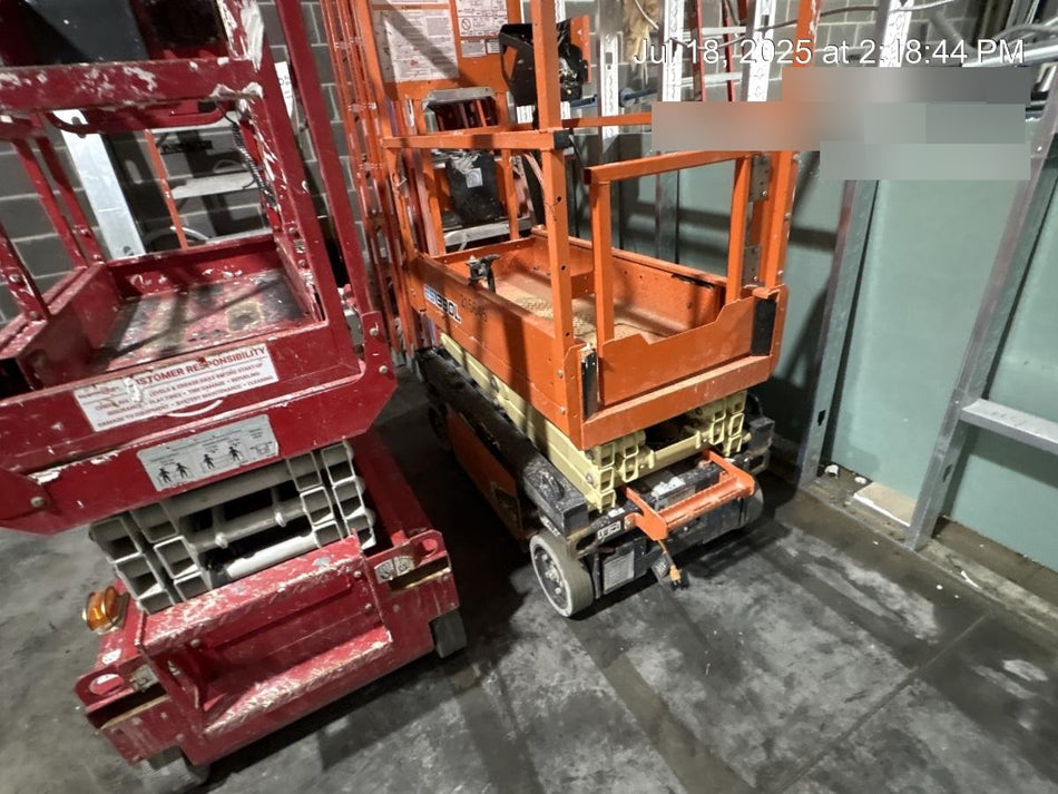 2022 JLG ES1330L