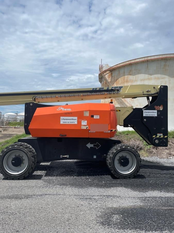 2023 JLG 800AJ