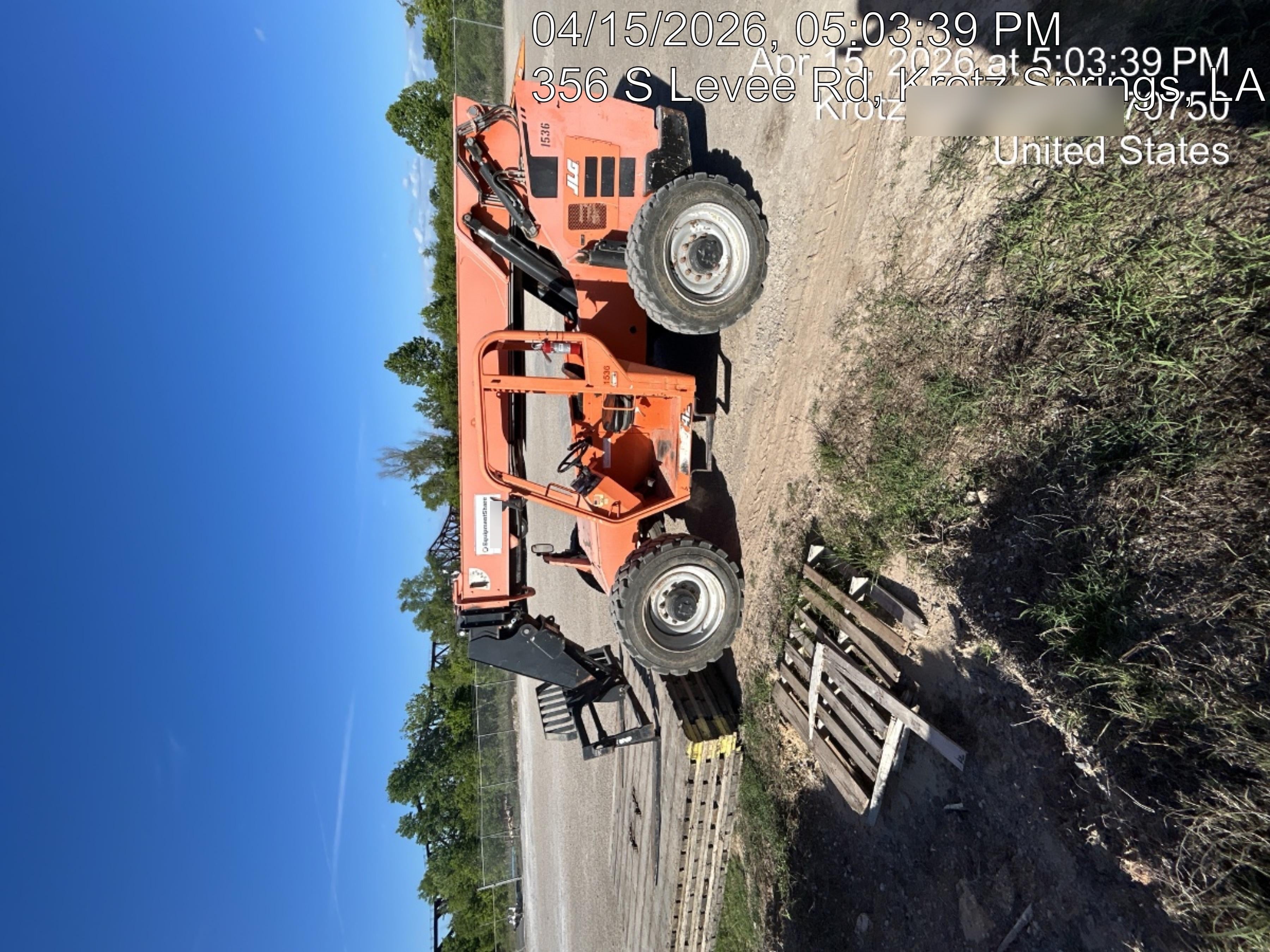 2016 JLG 8042
