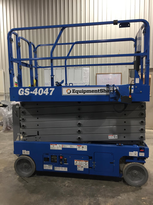 2019 Genie GS-4047 Folding rails with half height swing gate