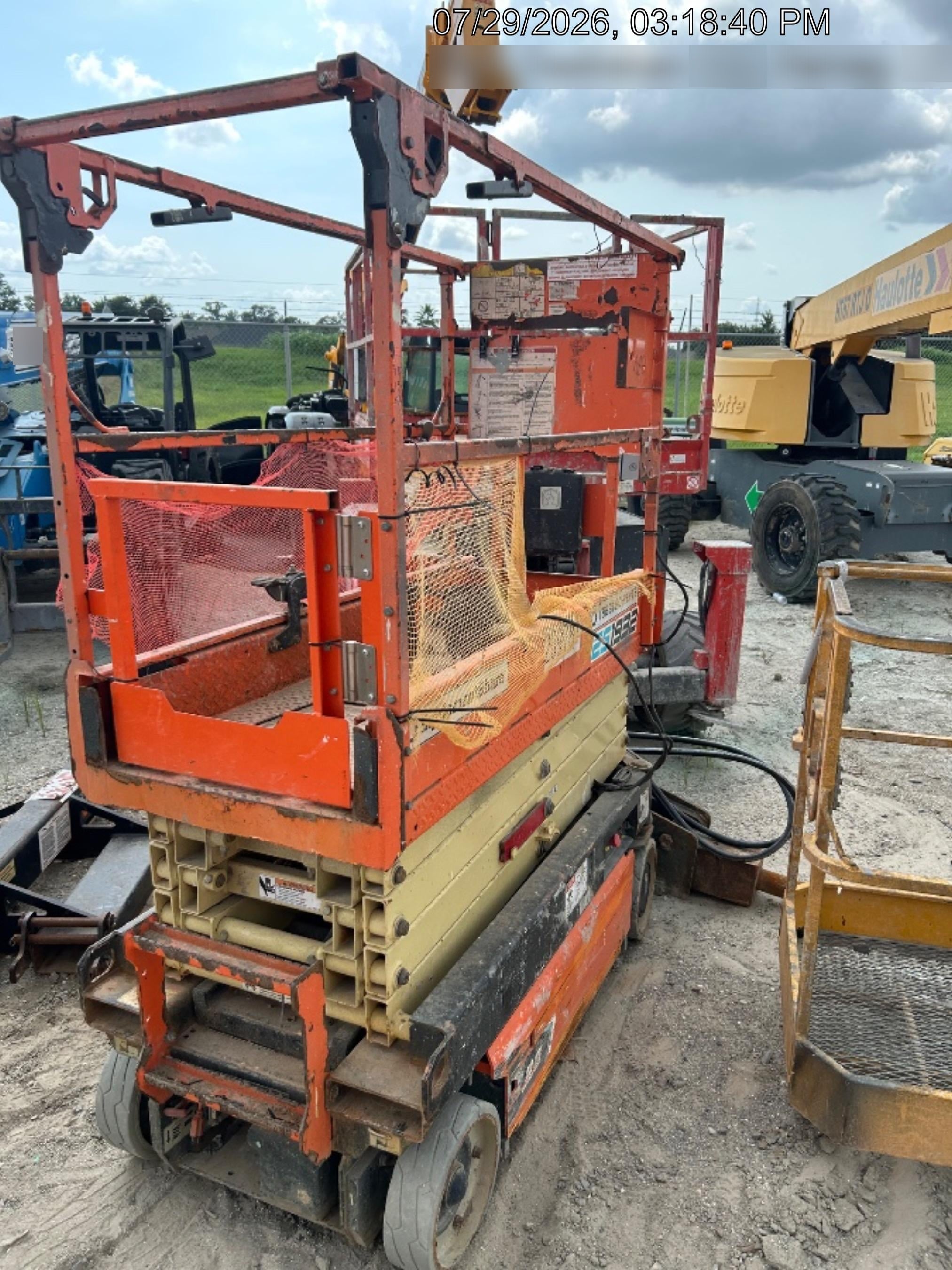 2022 JLG ES1932