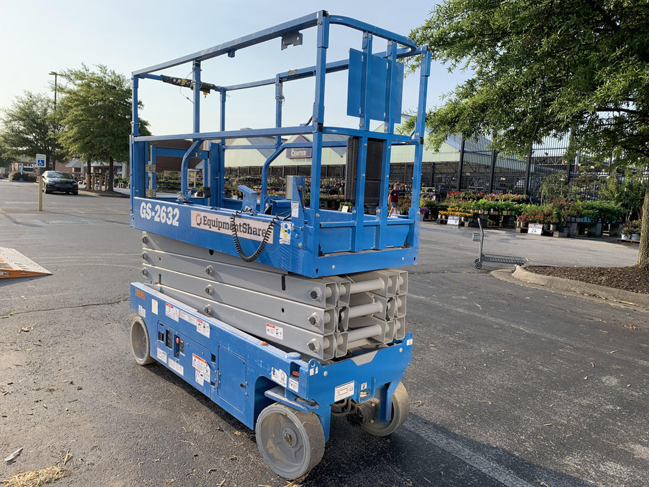 2020 Genie GS-2632 Standard, Folding half height swing gate