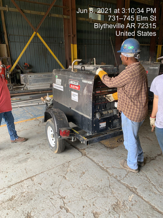 2019 Lincoln Electric Vantage 322 Lincoln Vantage 322 Welder w/Trailer, Light Kit, Cable Rack