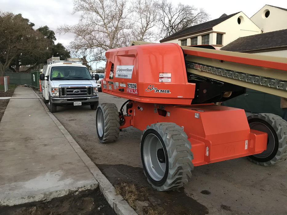 2019 JLG 600S 4WD