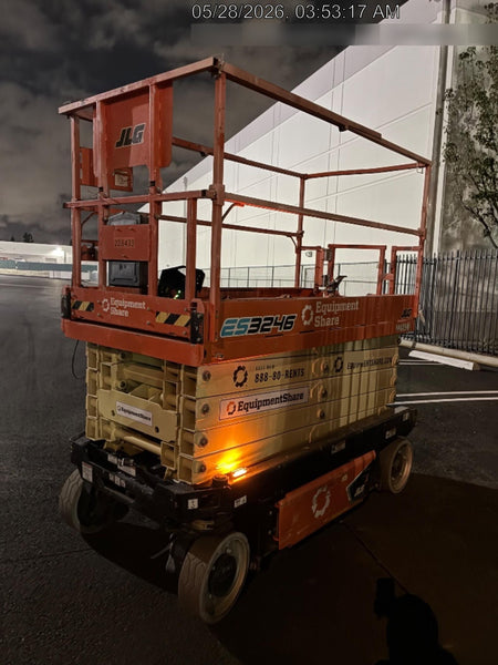 2022 JLG ES3246