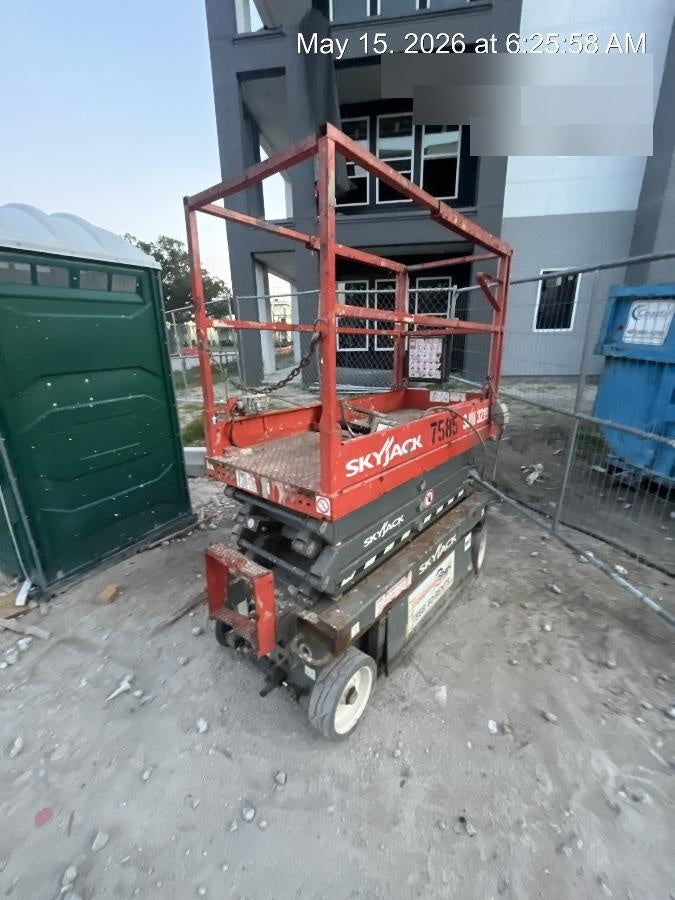 2018 Skyjack SJIII-3219 Skyjack SJIII3219 Scissor Lift w/Trojan Batteries
