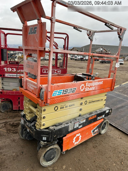 2022 JLG ES1932
