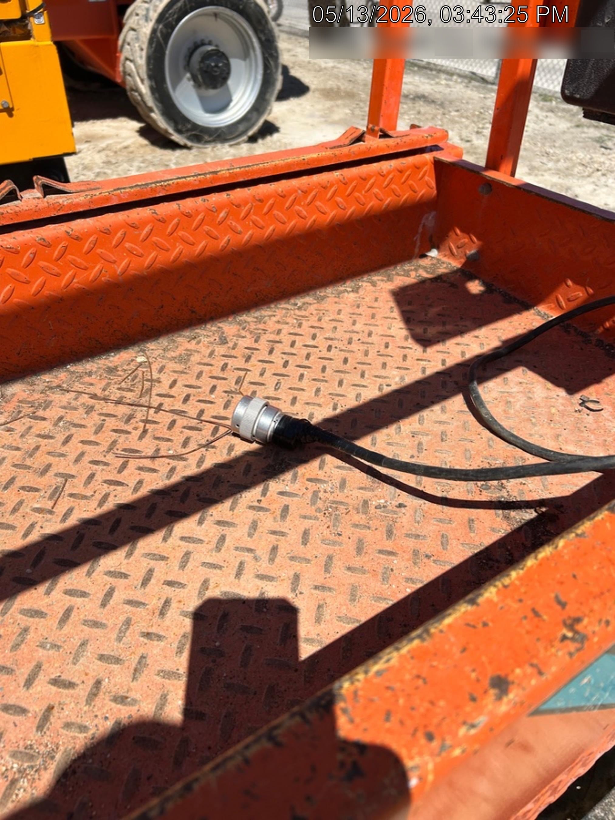 2025 JLG ES1932