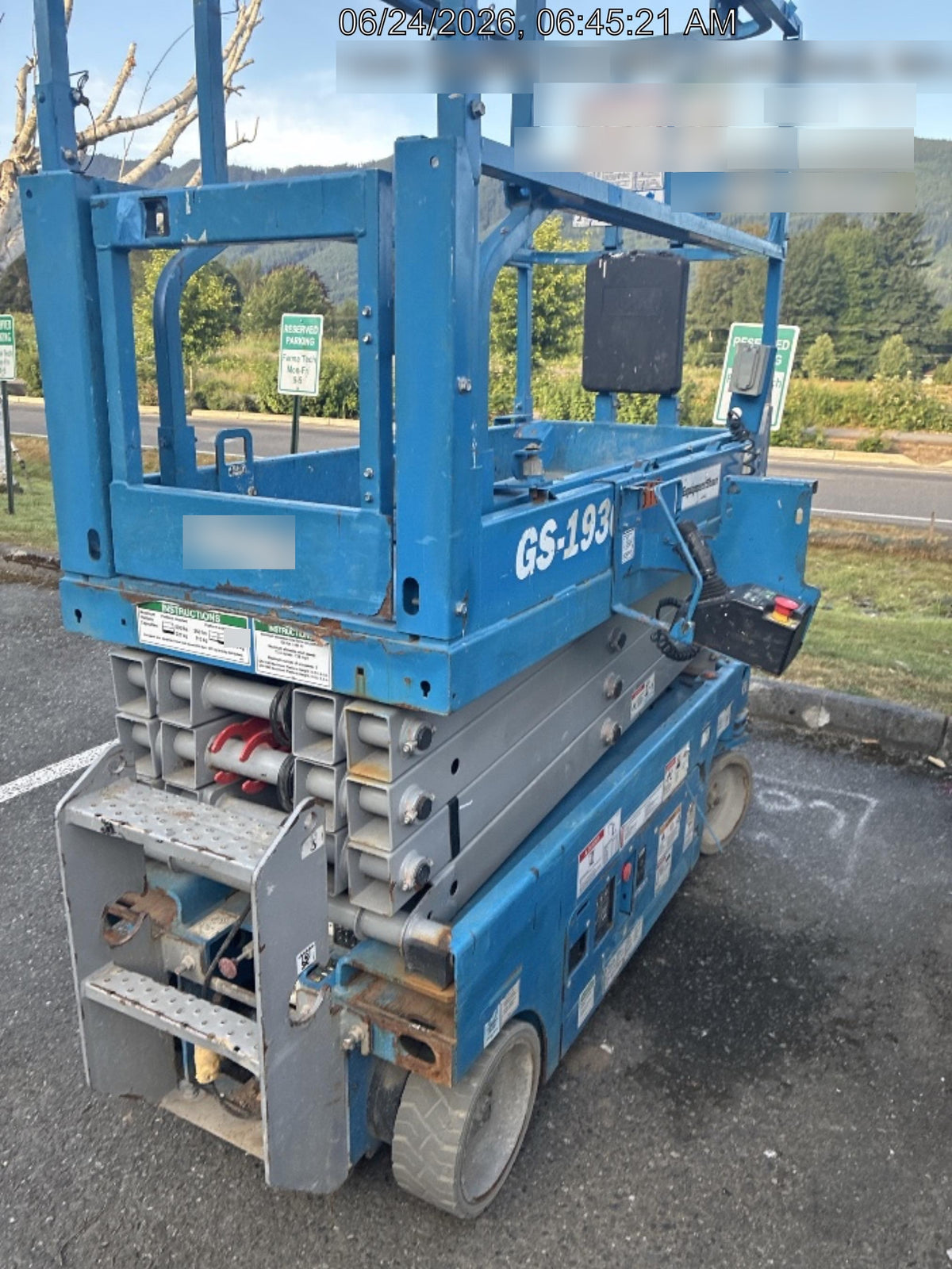 2020 Genie GS-1930 Solid Non Marking Tires, Beacon, Folding rails with half height swing gate