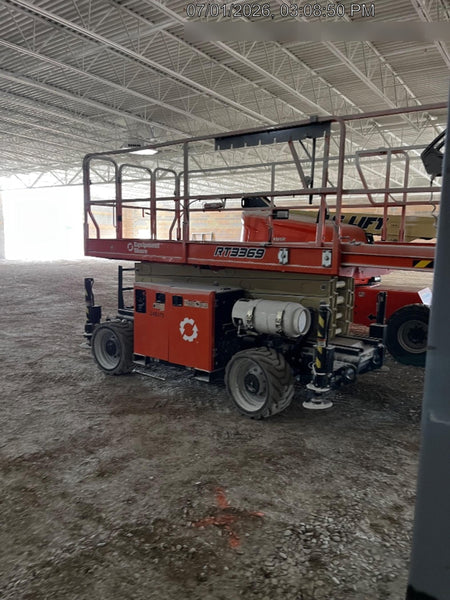 2022 JLG RT3369
