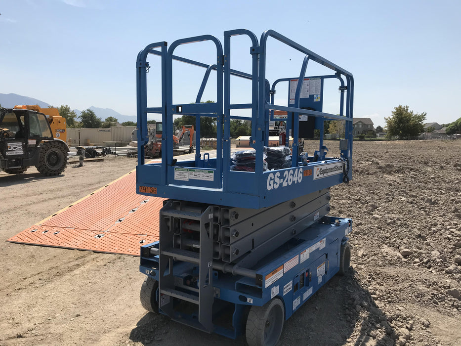 2019 Genie GS-2646 folding rails with full height swing gate