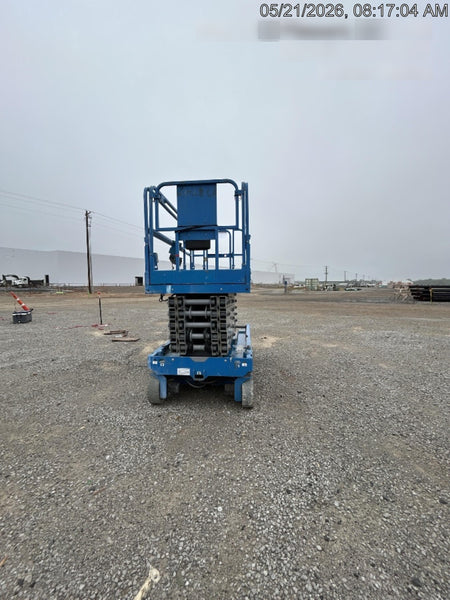 2019 Genie GS-4047 Folding rails with half height swing gate