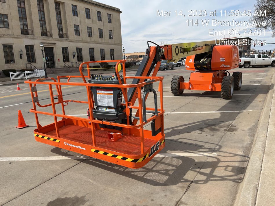 2023 JLG 660SJ