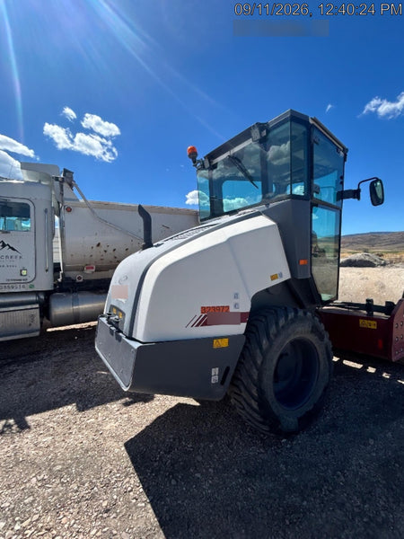 2023 DYNAPAC CA1400D