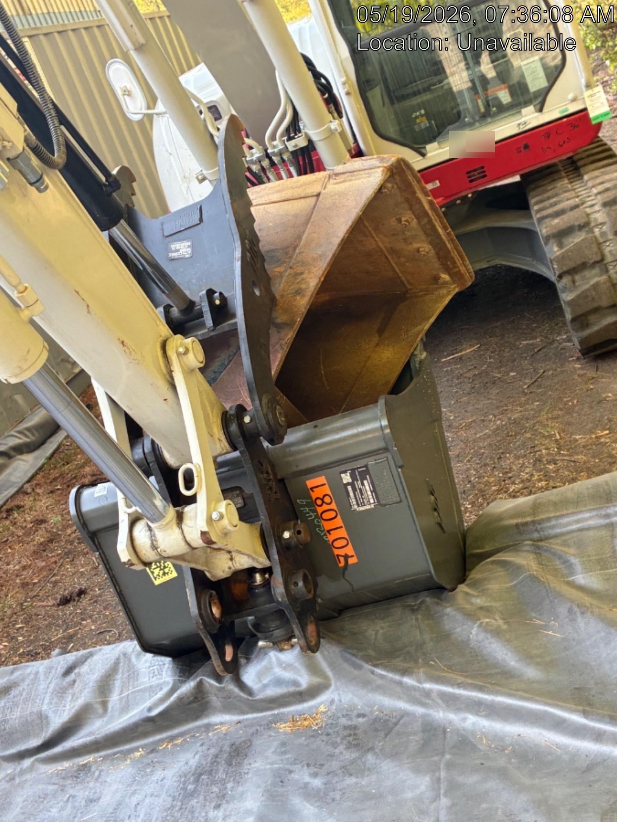 2025 TAKEUCHI 24" Bucket Takeuchi