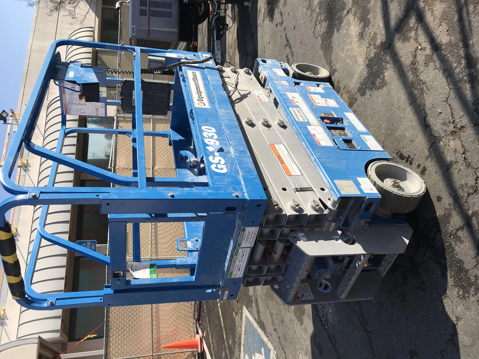 2019 Genie GS-1930 Half Height Swing Gate, 800W Inverter