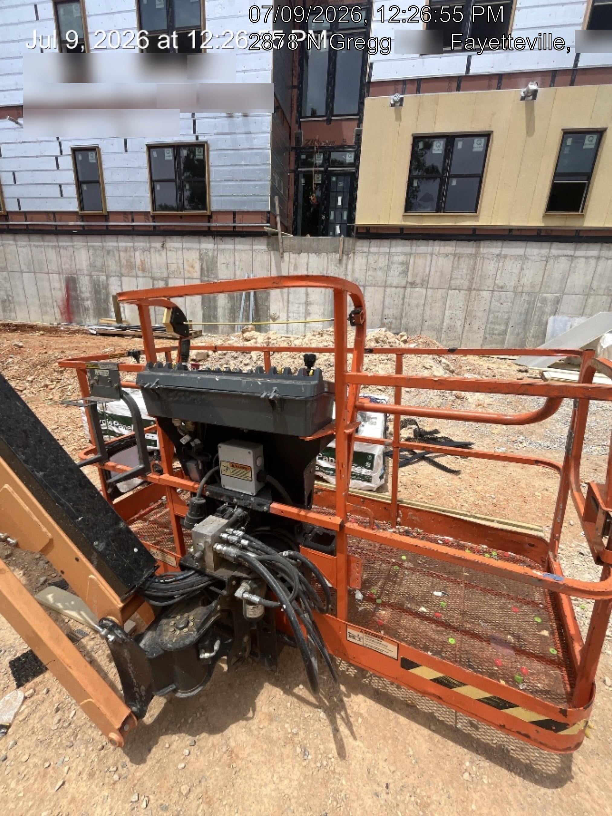 2022 JLG 660SJ