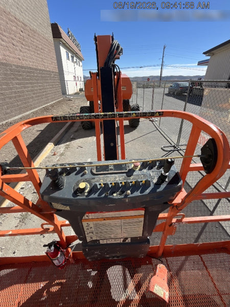2020 JLG 800AJ
