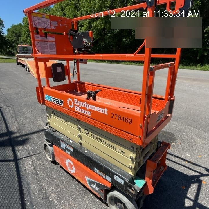 2022 JLG ES1932