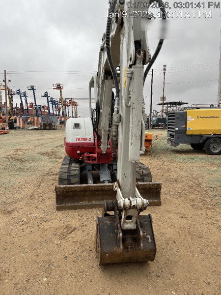 2023 TAKEUCHI TB250-2R