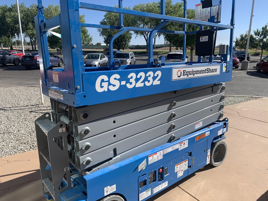 2020 Genie GS-3232 Standard, Folding half height swing gate