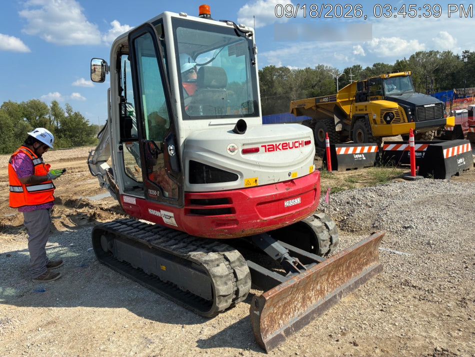 2022 TAKEUCHI TB250-2CR