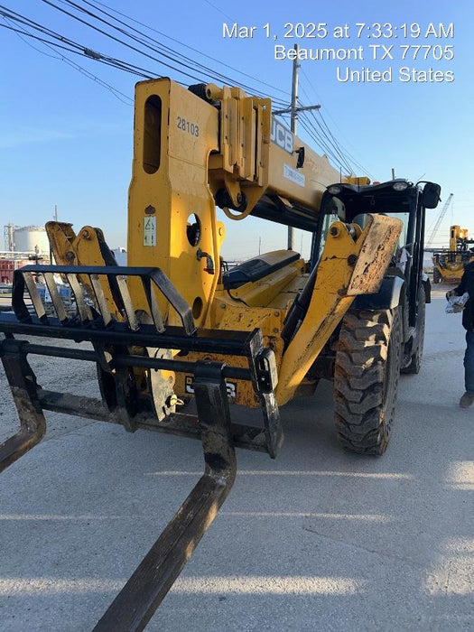 2019 JCB 512-56 109 HP w/Open ROPS, Beacon, Aux Hydraulics, Worklights, Solid Tires w/60" Carriage/Forks