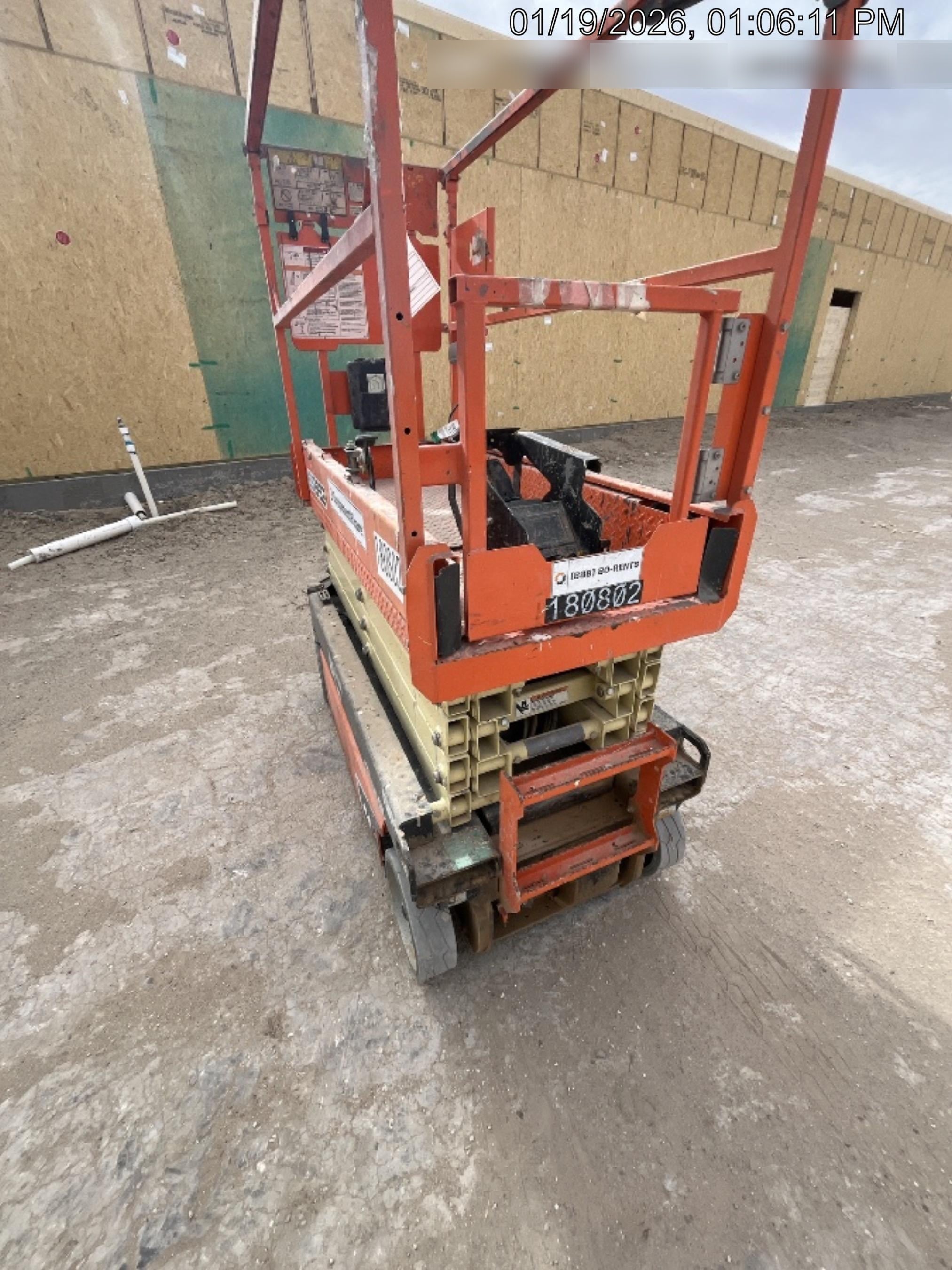 2021 JLG ES1932