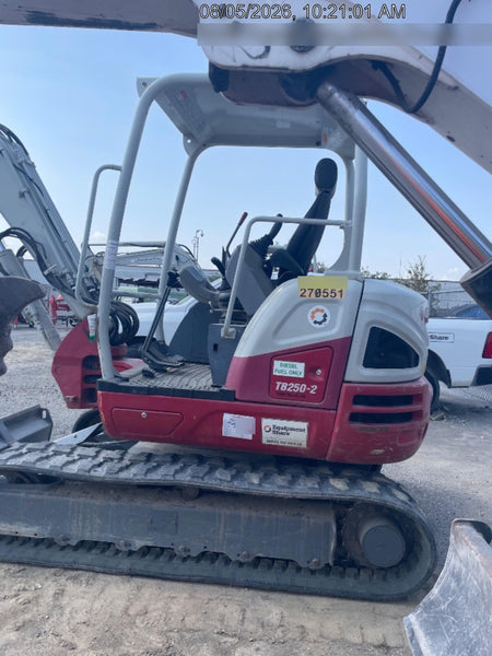 2022 TAKEUCHI TB250-2R