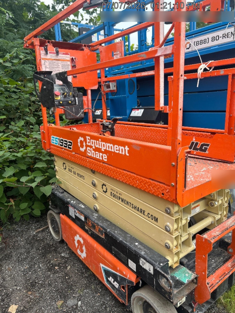 2022 JLG ES1932