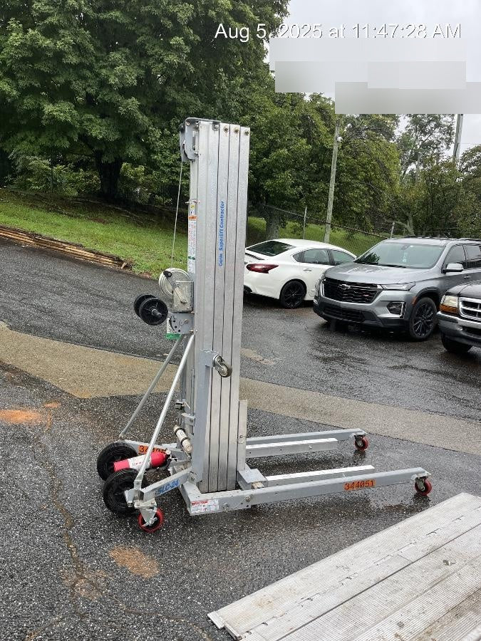 2023 GENIE SLC-24