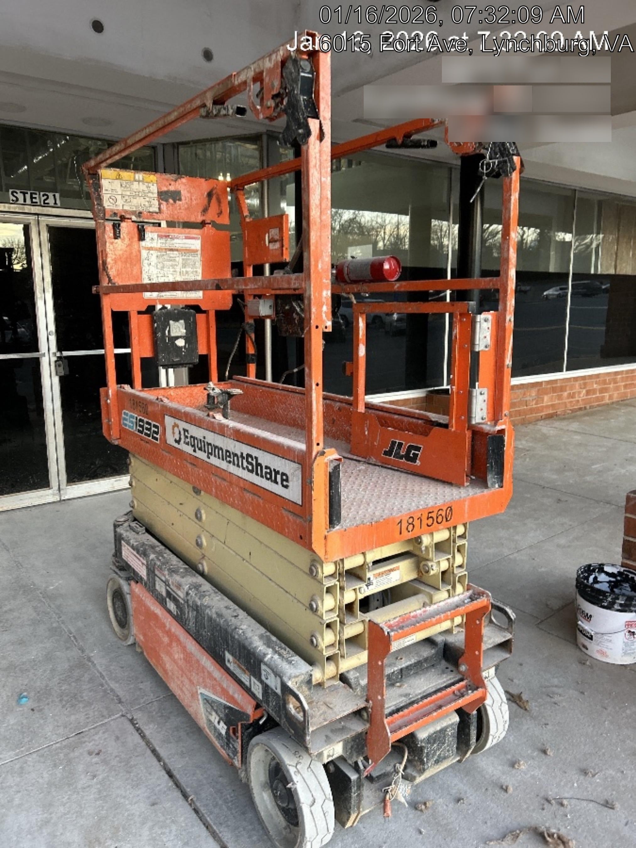 2021 JLG ES1932