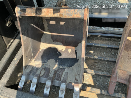 2025 TAKEUCHI 24" Bucket Takeuchi