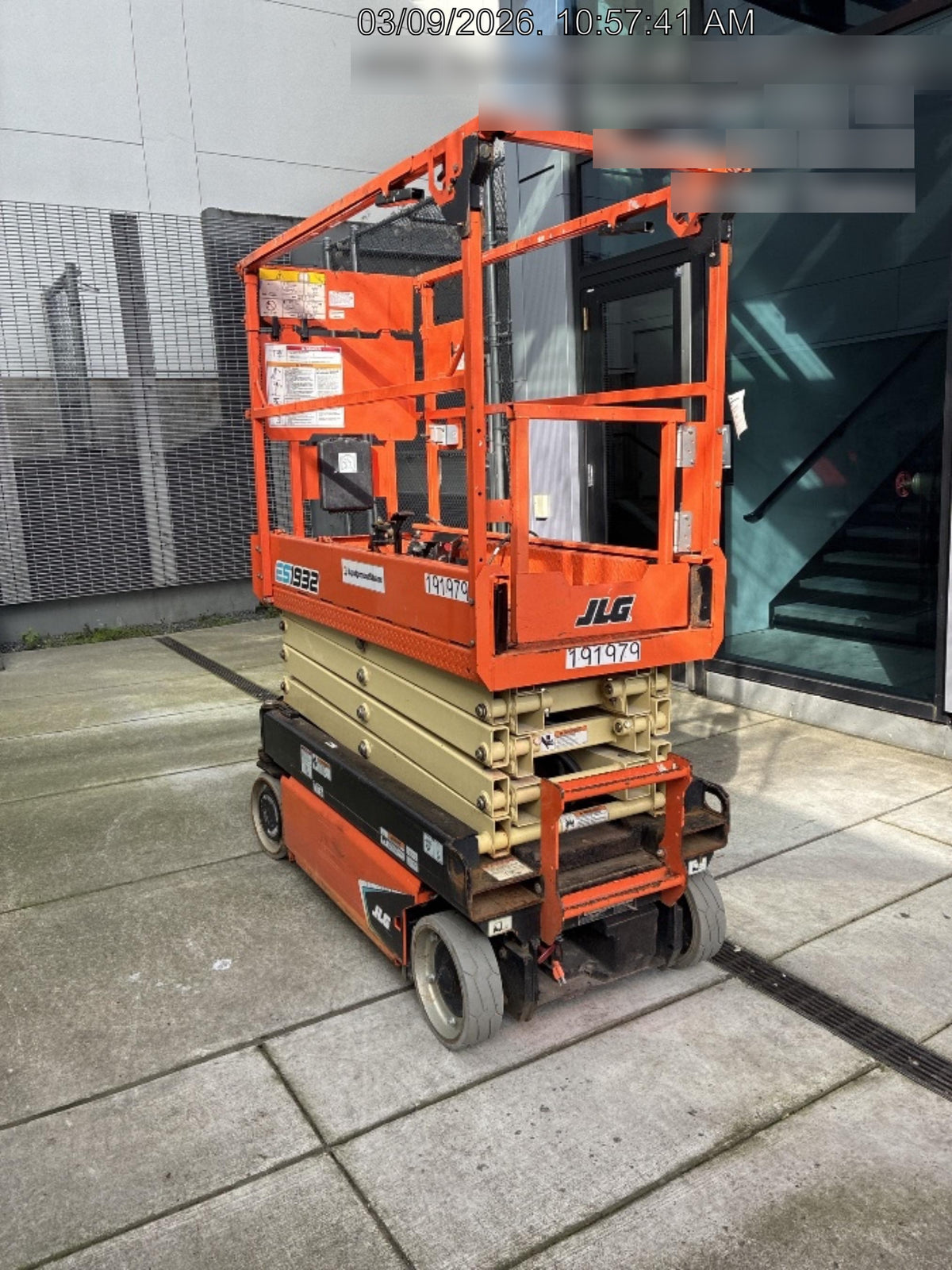 2021 JLG ES1932