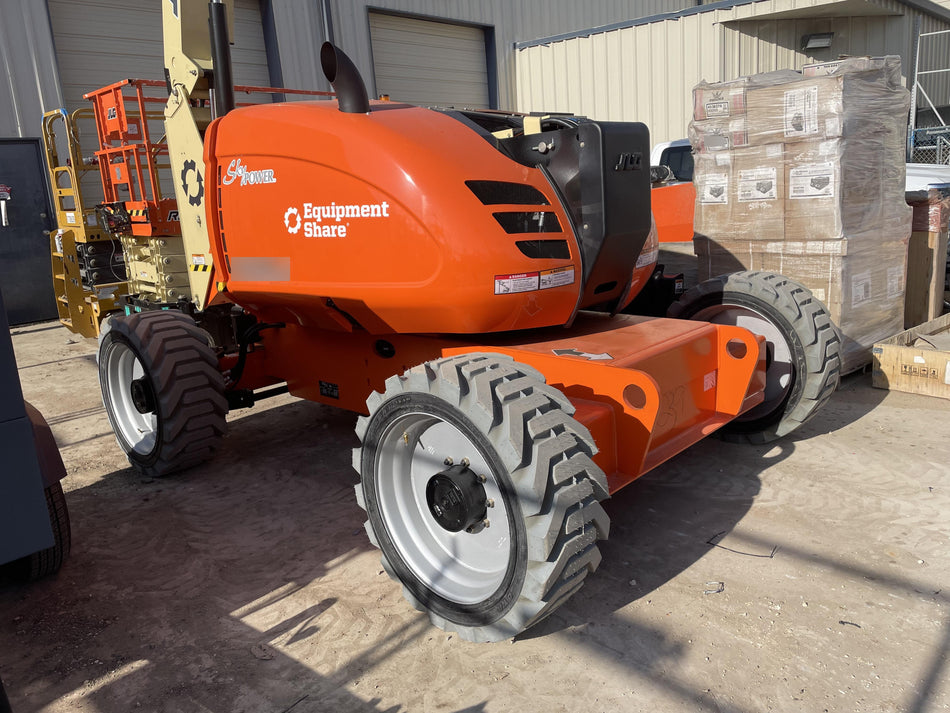 2023 JLG 600AJ
