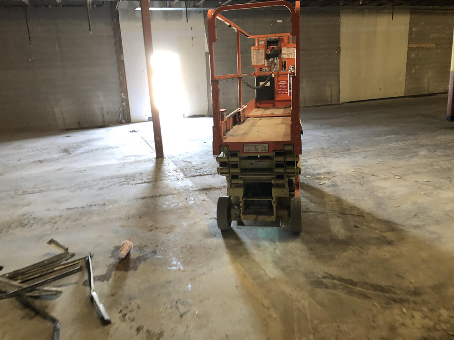 2016 JLG 1930ES Standard Options