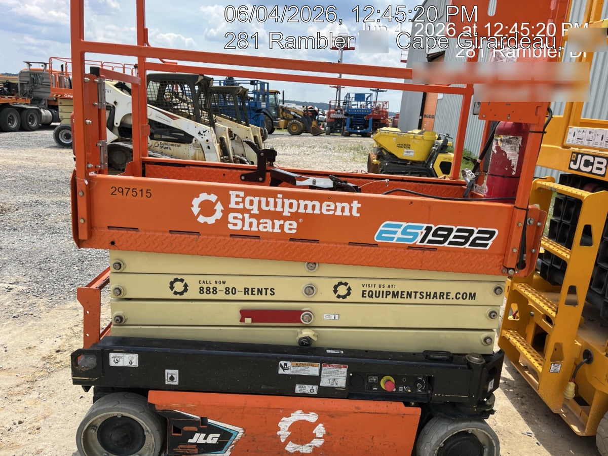 2023 JLG ES1932