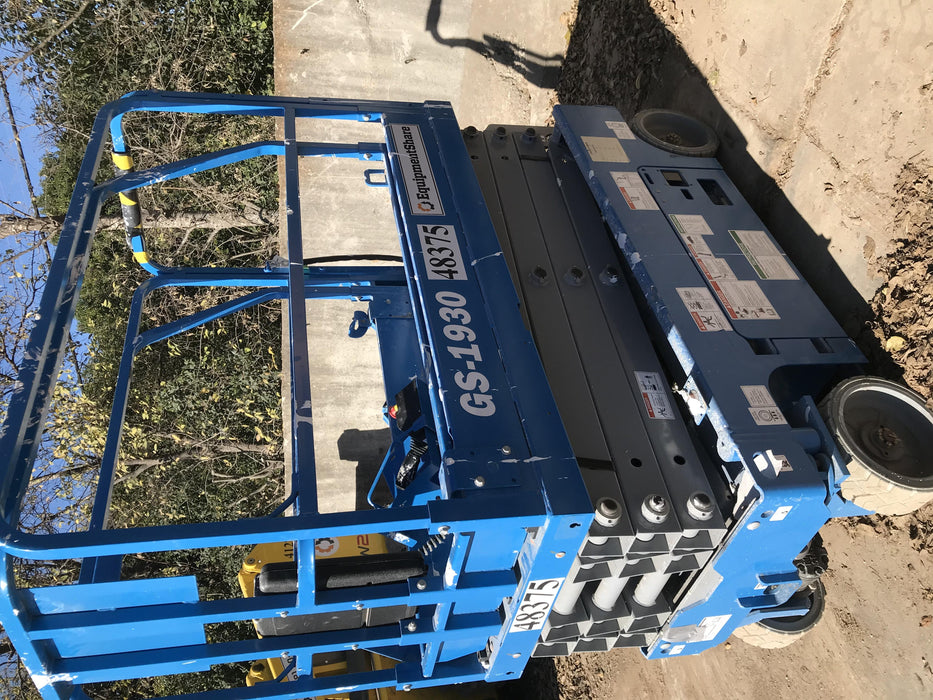 2019 Genie GS-1930 Fixed rails with chain Entry