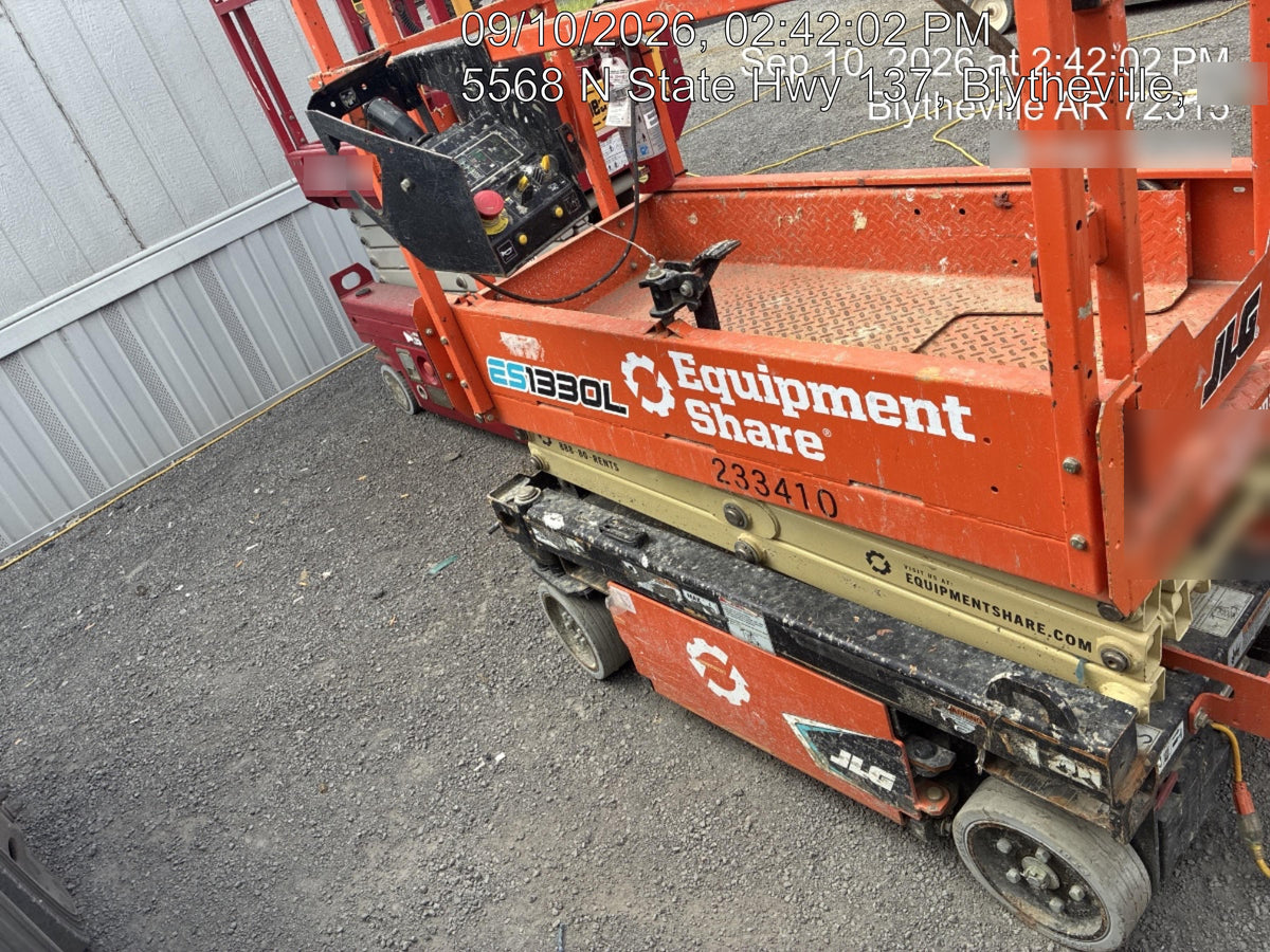 2022 JLG ES1330L