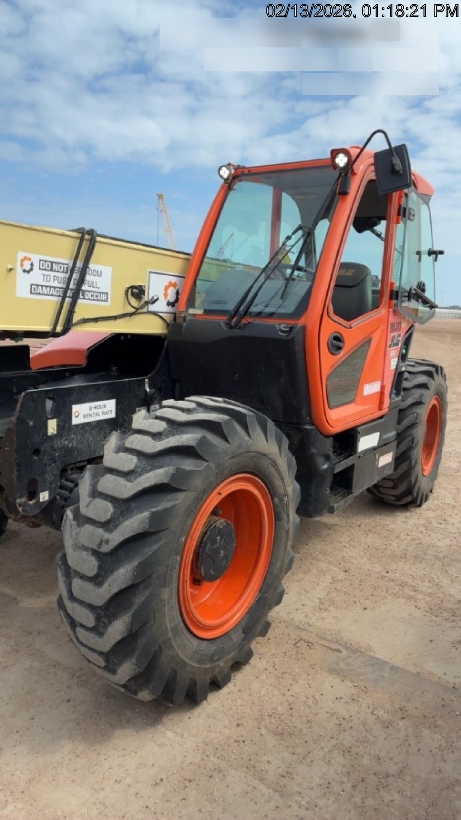 2021 JLG 1732